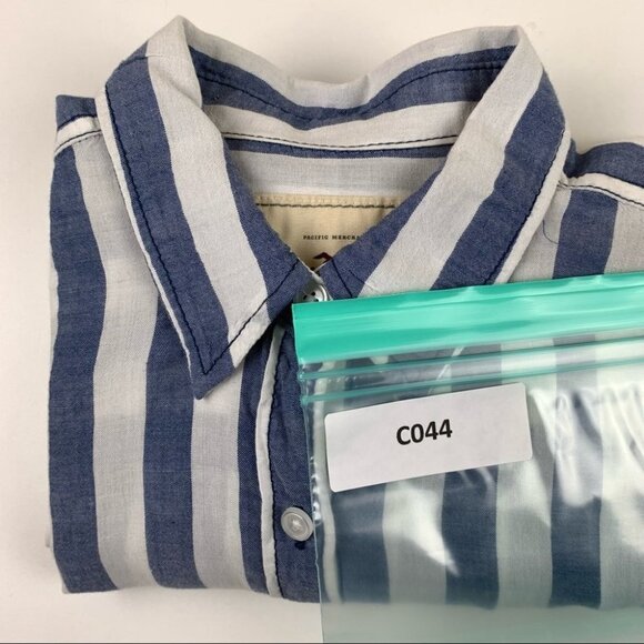 Hollister Cotton Blue Striped Button Up size Medium - Picture 13 of 13